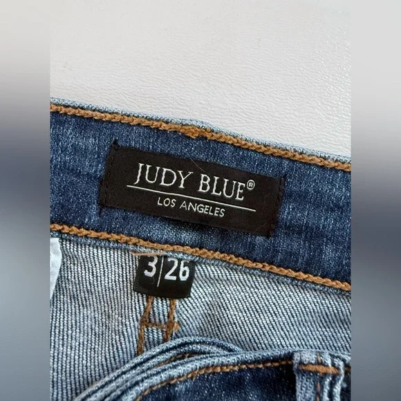 Judy Blue “Dad” High Rise Cell Phone Pocket Jeans With Distressed Spots Size 3 - Picture 13 of 16
